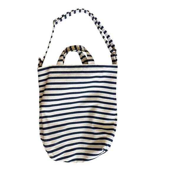 Baggu Duck Bag in Navy & White Canvas - Picture 1 of 3